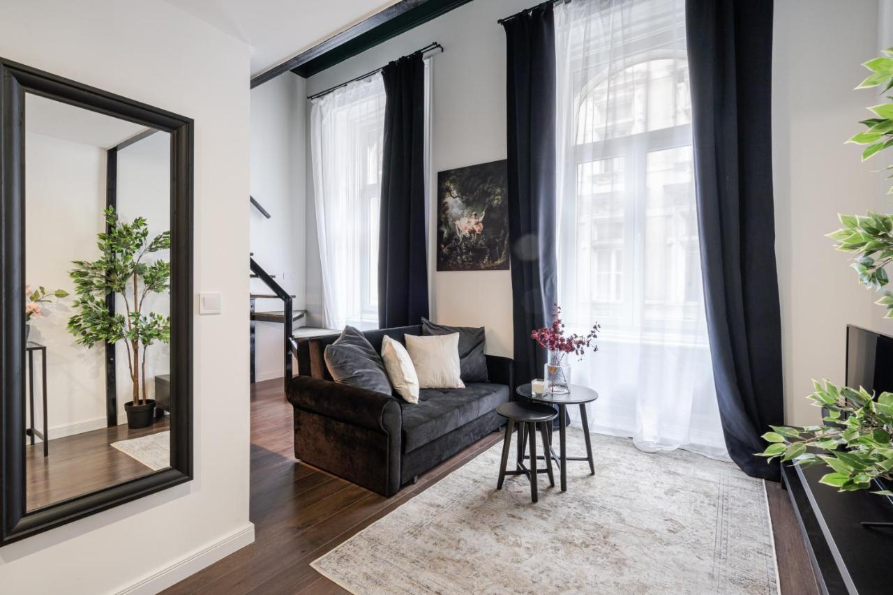 E41 - Trendy Boutique Apartments - Prime Spot By Bqa Budapest Eksteriør bilde