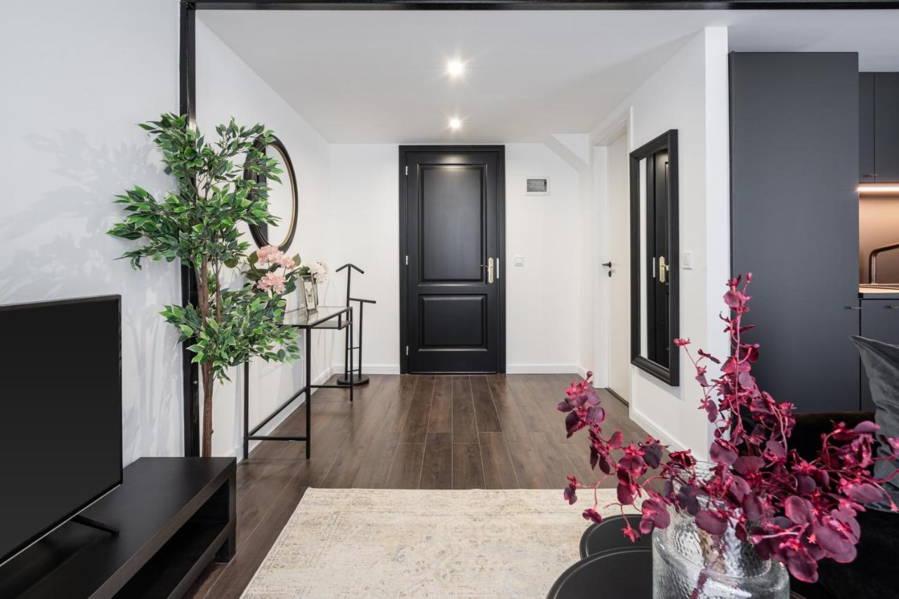 E41 - Trendy Boutique Apartments - Prime Spot By Bqa Budapest Eksteriør bilde